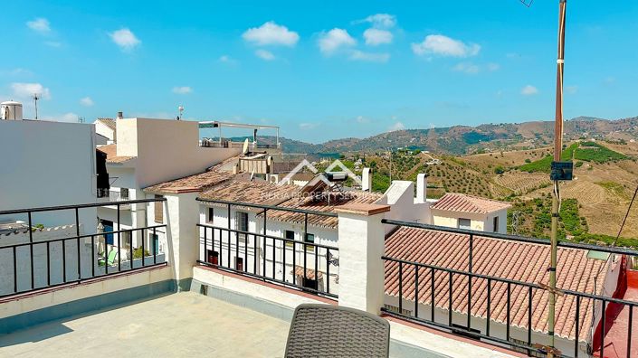 Image No.1-1 Bed Townhouse for sale