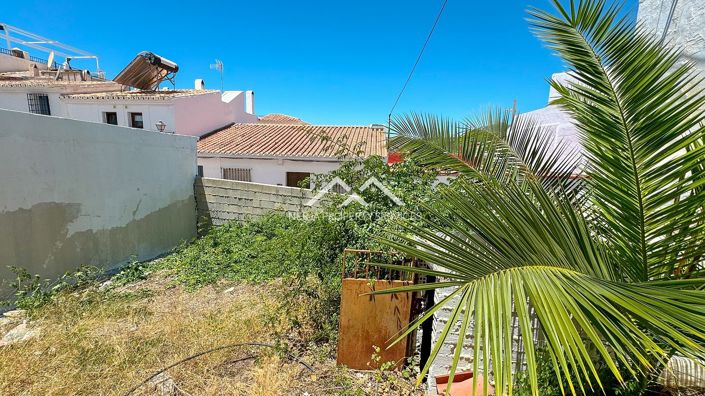 Image No.18-1 Bed Townhouse for sale