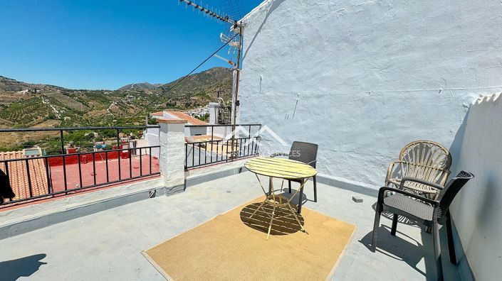 Image No.2-1 Bed Townhouse for sale