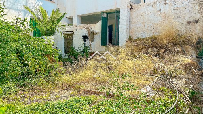 Image No.20-1 Bed Townhouse for sale