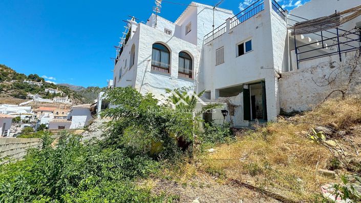 Image No.27-1 Bed Townhouse for sale