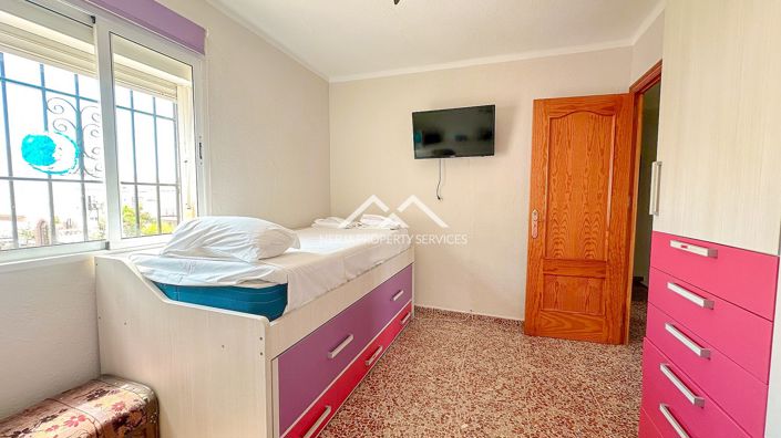 Image No.19-3 Bed Property for sale