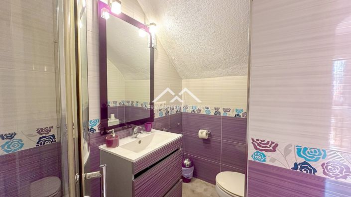 Image No.24-3 Bed Property for sale