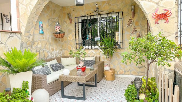 Image No.4-3 Bed Property for sale