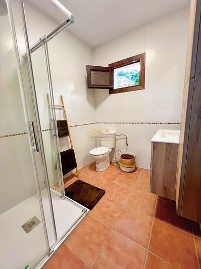 Image No.10-1 Bed Property for sale