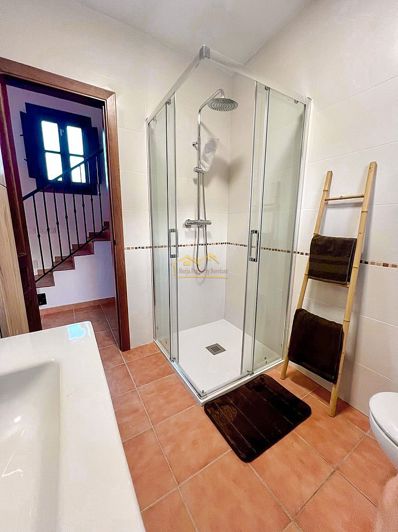 Image No.12-1 Bed Property for sale