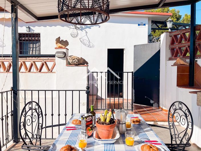 Image No.13-2 Bed Property for sale