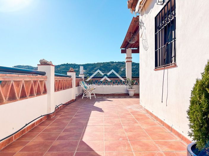 Image No.14-2 Bed Property for sale