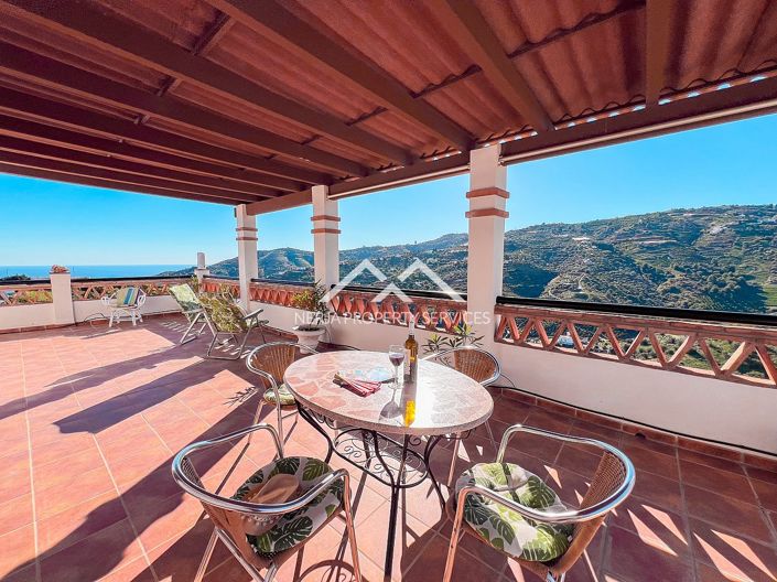 Image No.16-2 Bed Property for sale