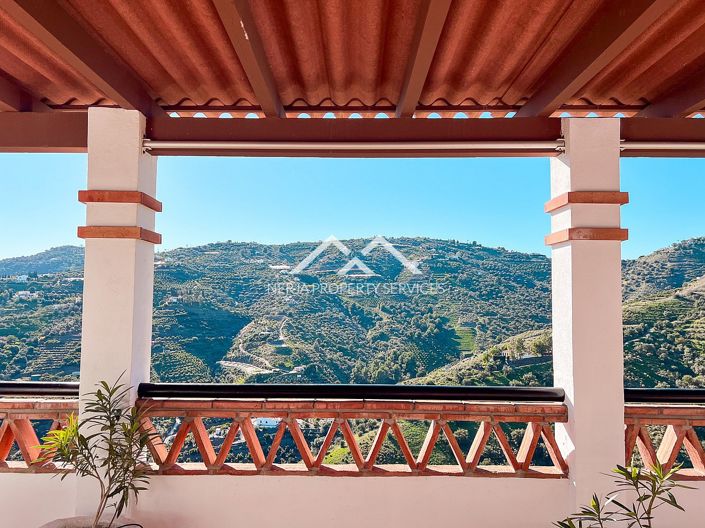 Image No.17-2 Bed Property for sale