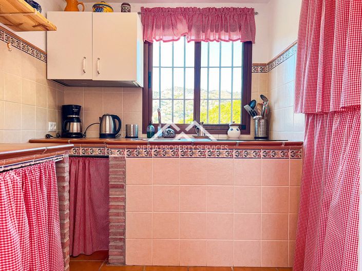 Image No.27-2 Bed Property for sale