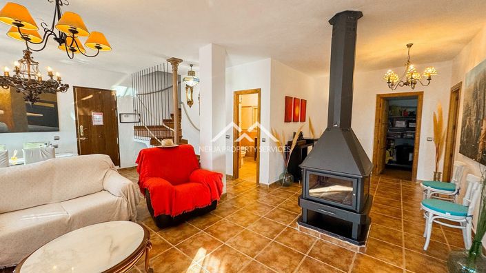 Image No.36-2 Bed Property for sale