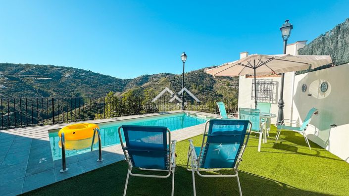 Image No.42-2 Bed Property for sale