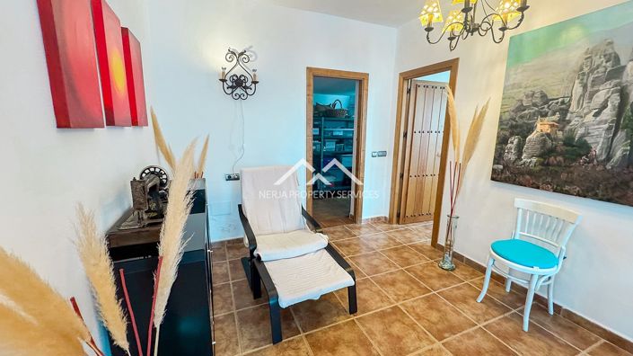 Image No.43-2 Bed Property for sale