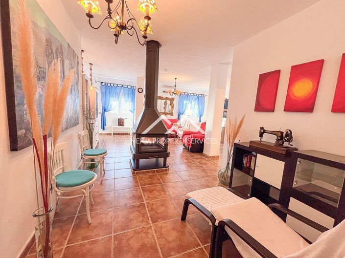 Image No.44-2 Bed Property for sale