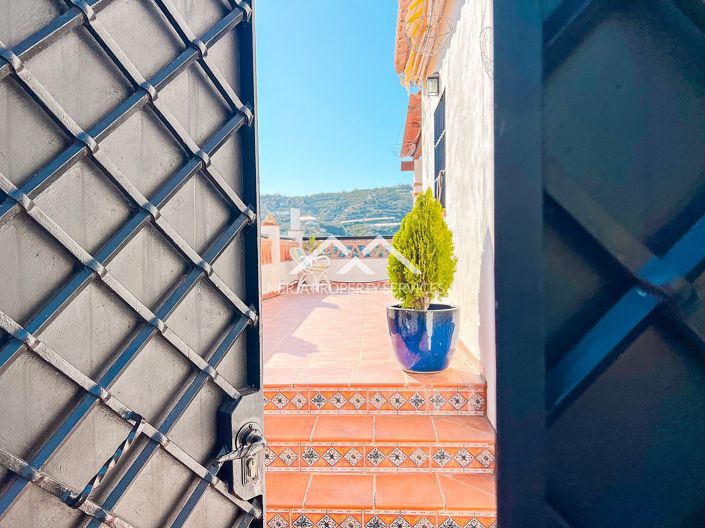 Image No.5-2 Bed Property for sale