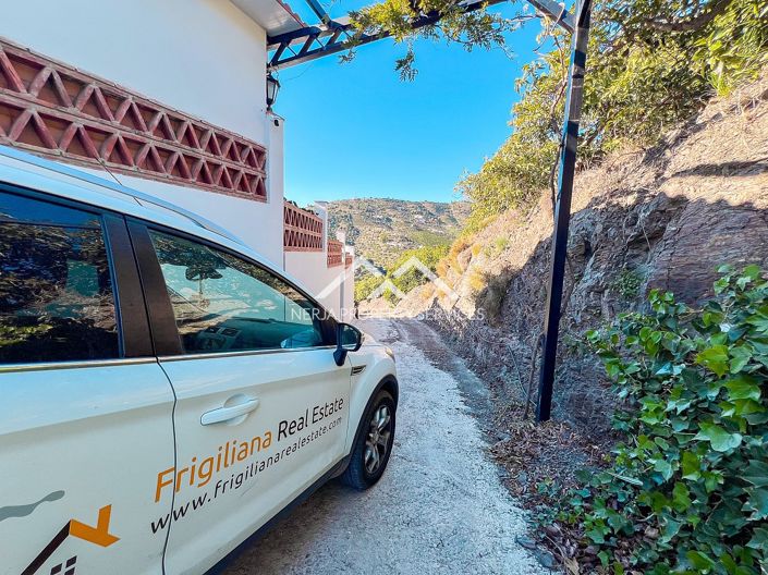 Image No.50-2 Bed Property for sale