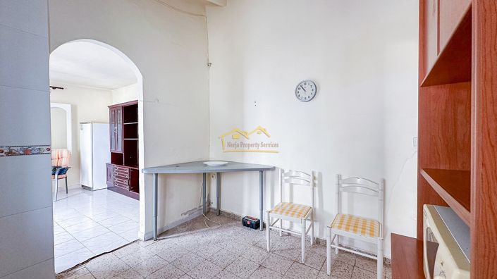 Image No.14-3 Bed House for sale