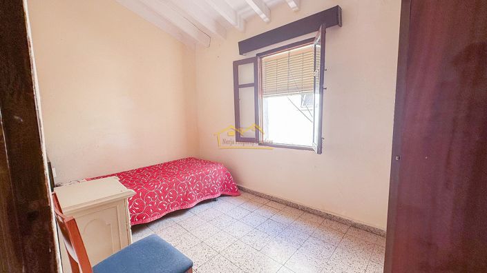 Image No.19-3 Bed House for sale