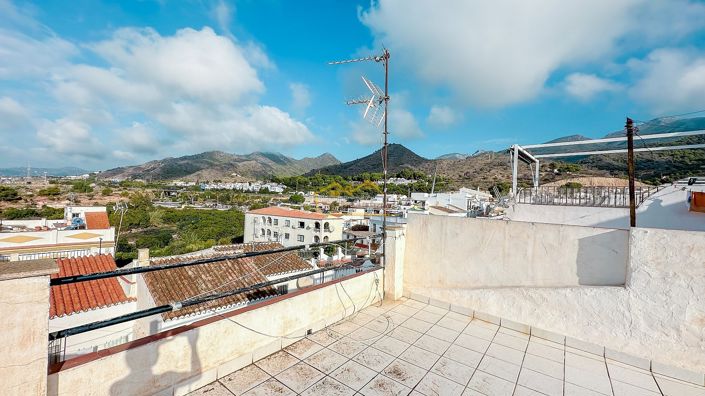 Image No.26-3 Bed House for sale