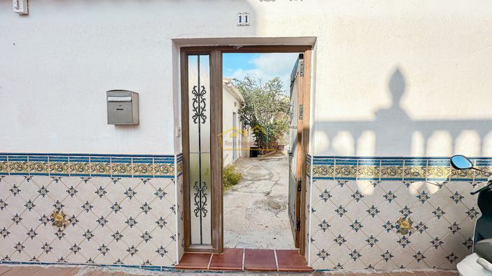 Image No.4-3 Bed House for sale