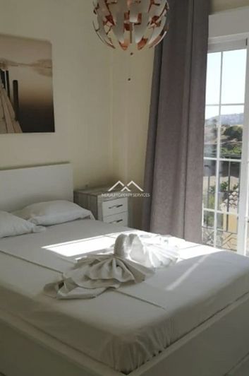 Image No.12-3 Bed Property for sale