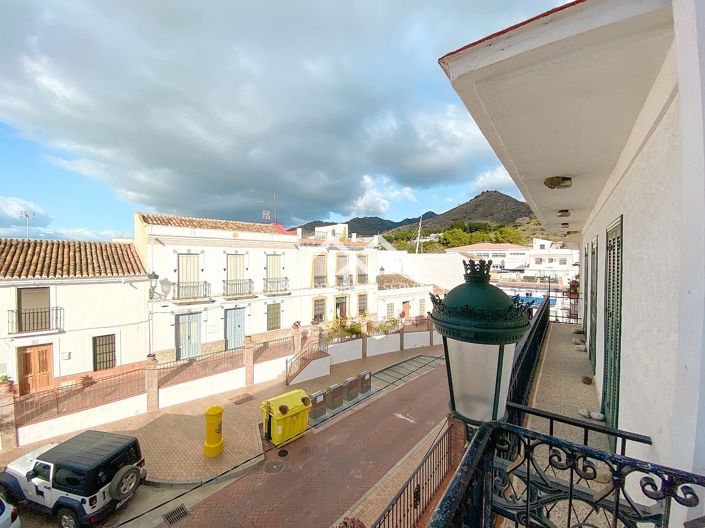 Image No.31-3 Bed House for sale