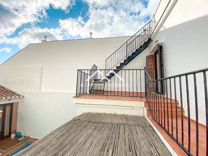 Image No.41-3 Bed House for sale