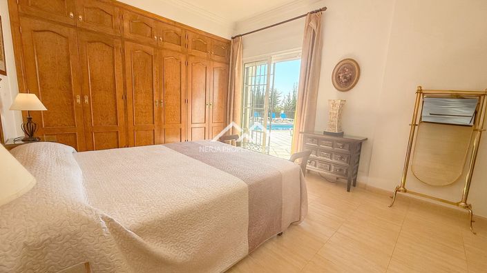 Image No.25-5 Bed Villa for sale