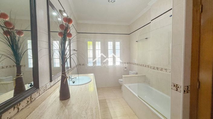 Image No.33-5 Bed Villa for sale