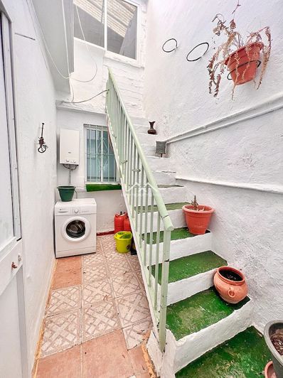 Image No.10-4 Bed Townhouse for sale