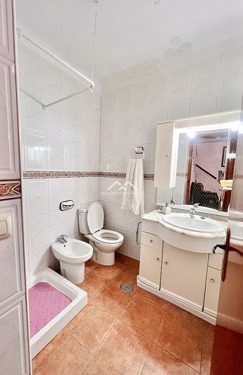 Image No.11-4 Bed Townhouse for sale