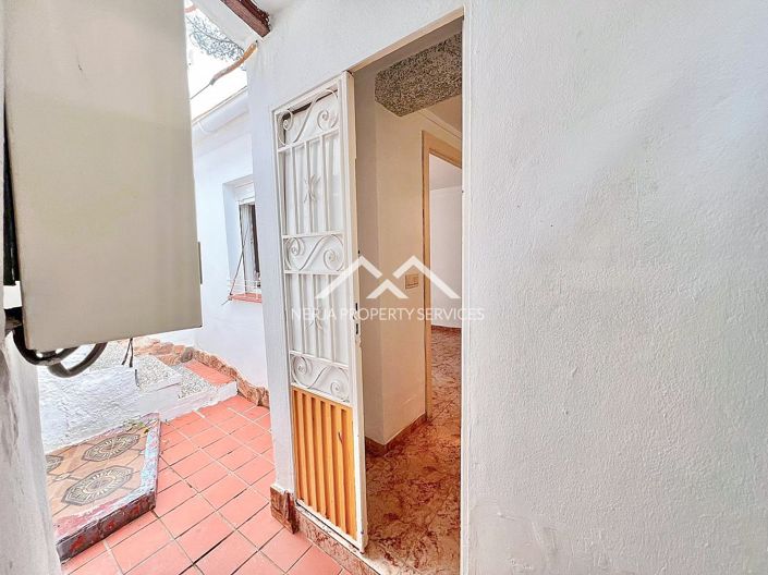 Image No.20-4 Bed Townhouse for sale