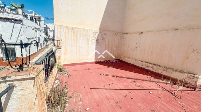 Image No.2-Townhouse for sale