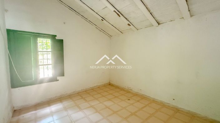 Image No.13-3 Bed Property for sale