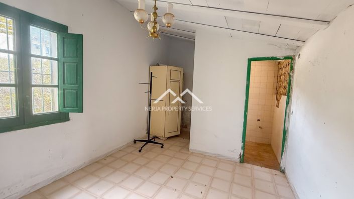 Image No.15-3 Bed Property for sale