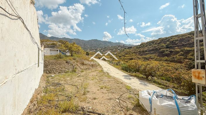 Image No.19-3 Bed Property for sale