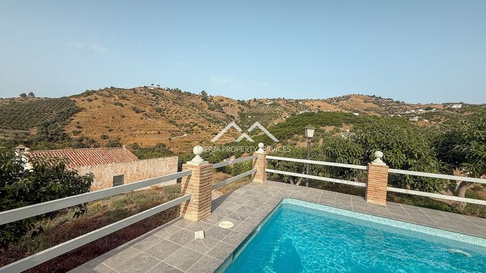 Image No.18-3 Bed Property for sale