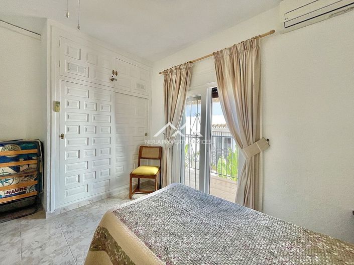 Image No.11-2 Bed Townhouse for sale