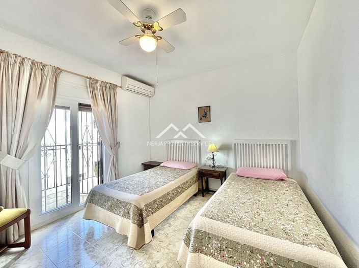 Image No.16-2 Bed Townhouse for sale