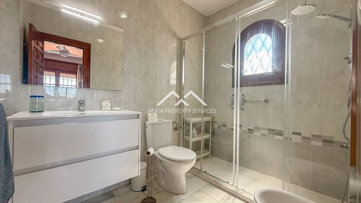 Image No.16-2 Bed Villa for sale