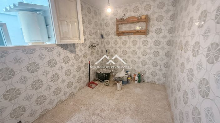 Image No.12-2 Bed Townhouse for sale