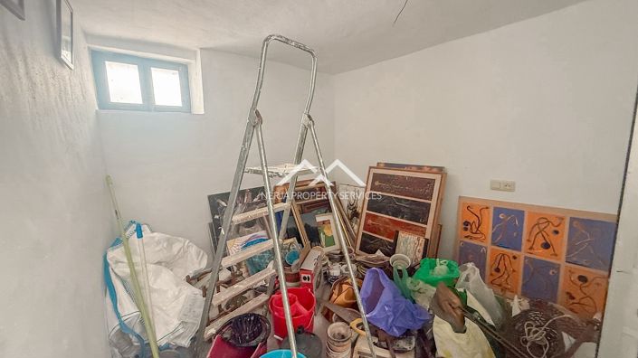 Image No.13-2 Bed Townhouse for sale