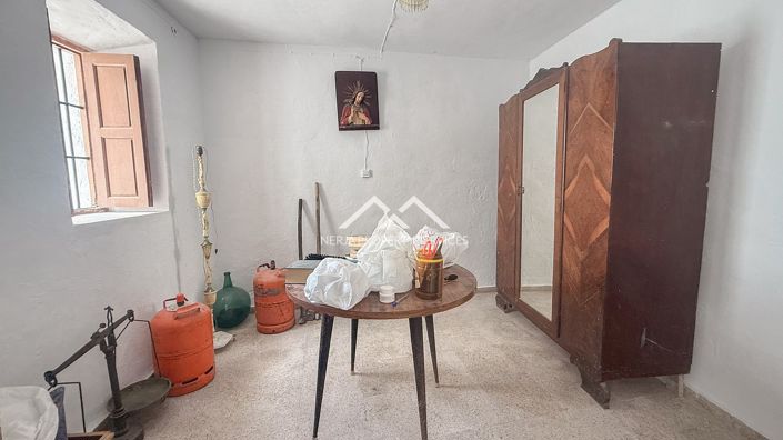 Image No.17-2 Bed Townhouse for sale