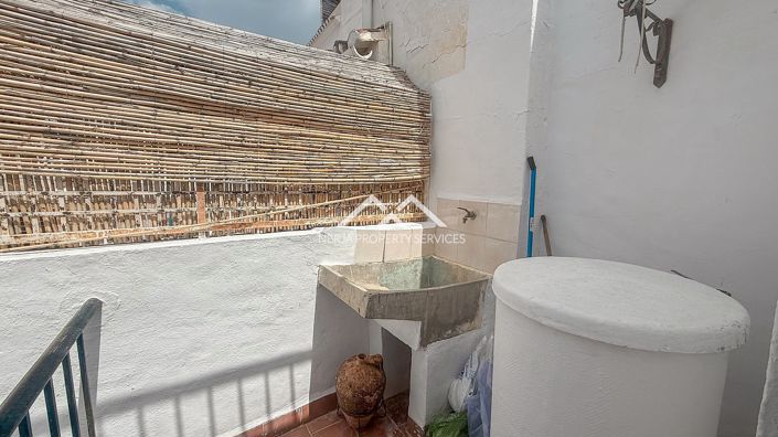 Image No.24-2 Bed Townhouse for sale