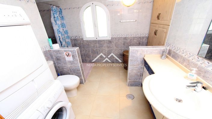 Image No.25-5 Bed Villa for sale