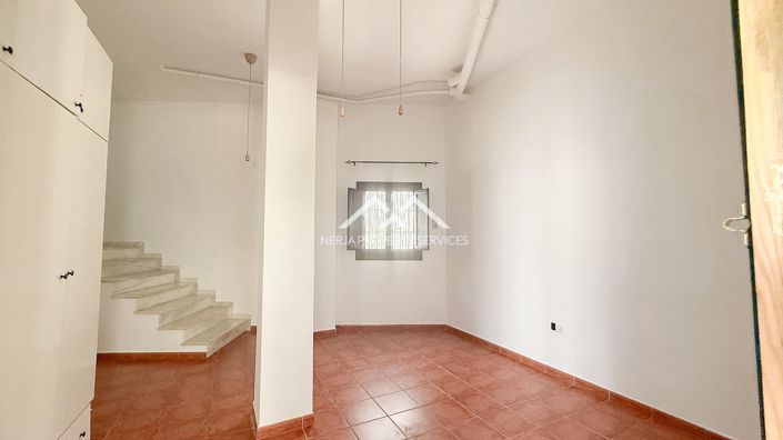 Image No.14-3 Bed Property for sale