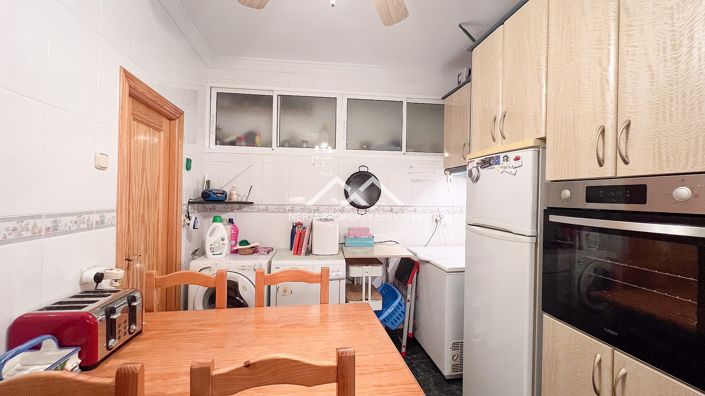 Image No.11-6 Bed Townhouse for sale