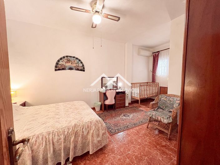 Image No.19-6 Bed Townhouse for sale