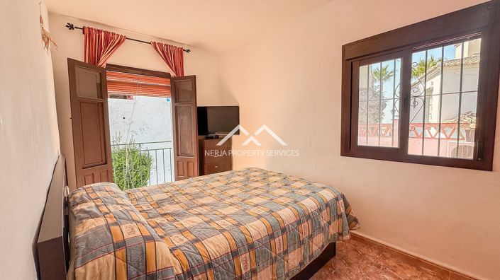 Image No.17-2 Bed Apartment for sale